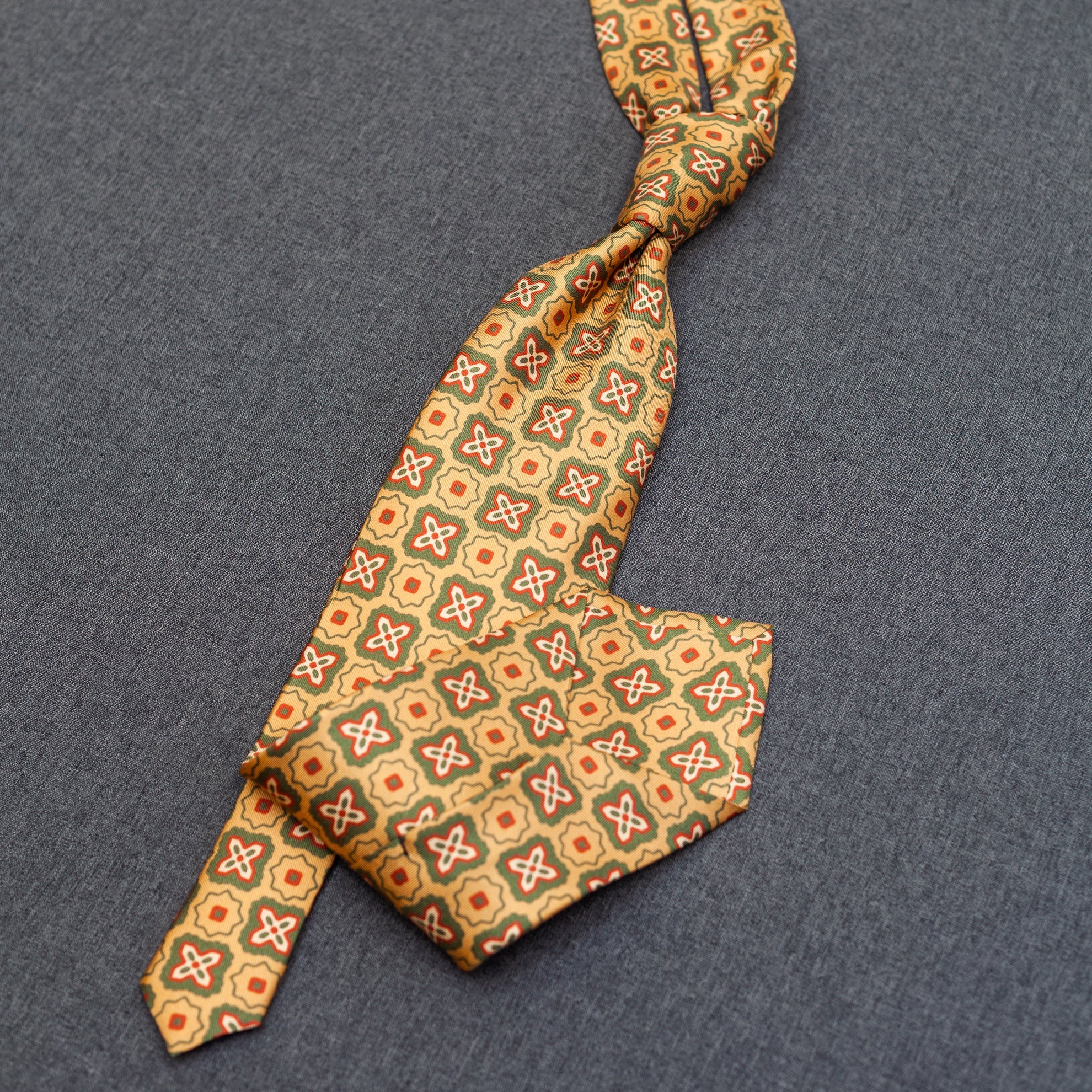 CORBATA DE SEDA GOLD VERNAZZA