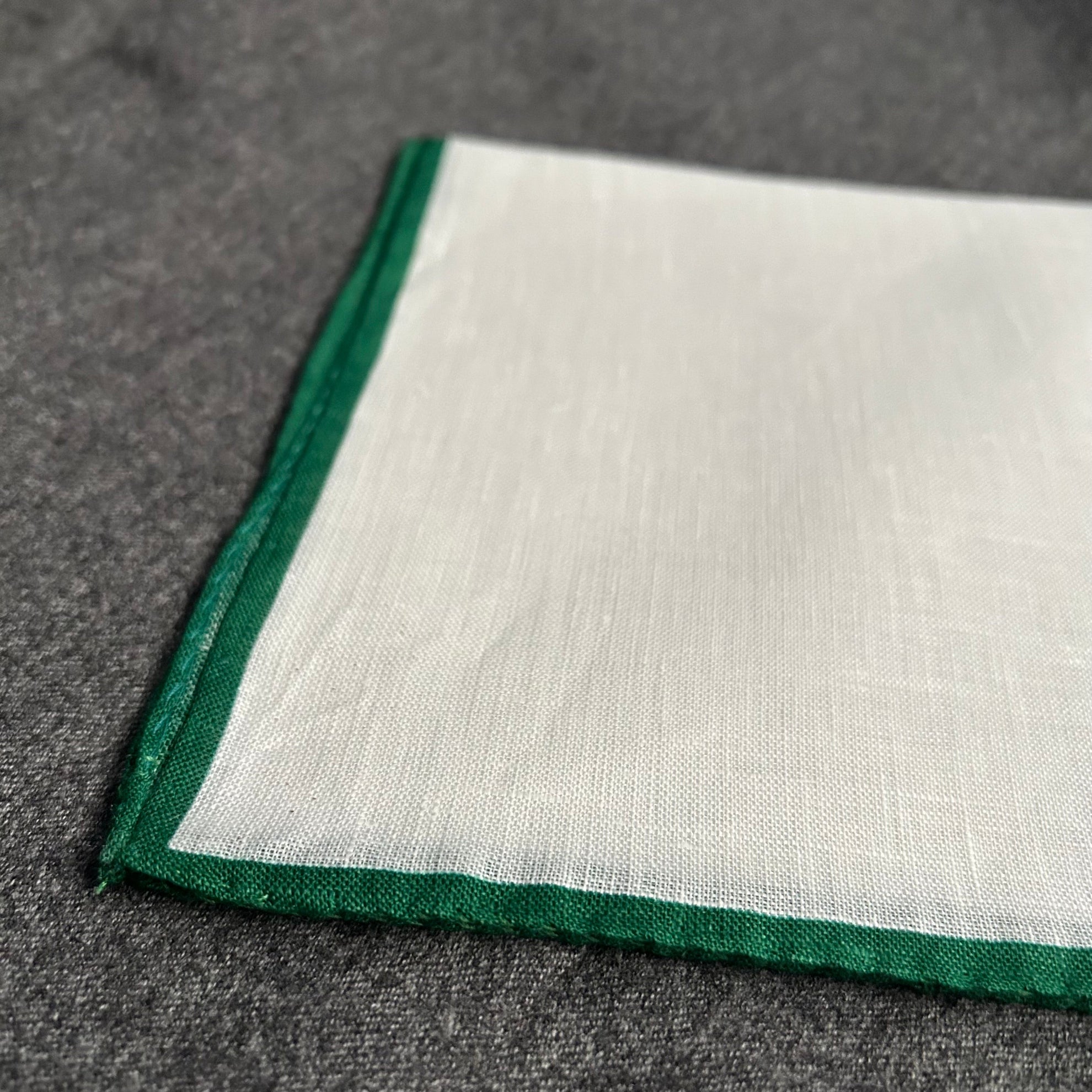 PAÑUELO LINO BLANCO FILO VERDE