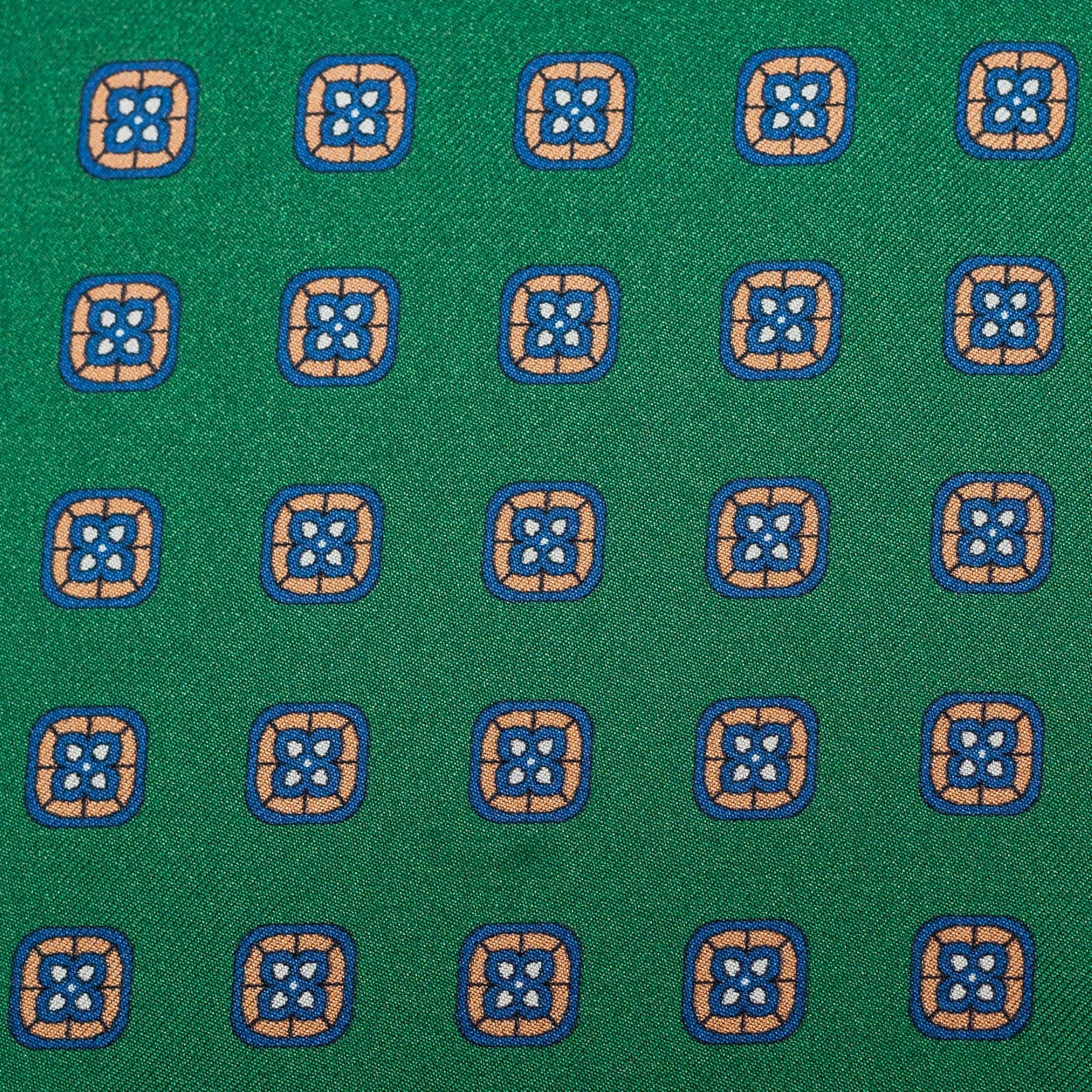 PAÑUELO SEDA VERDE GEOMÉTRICO