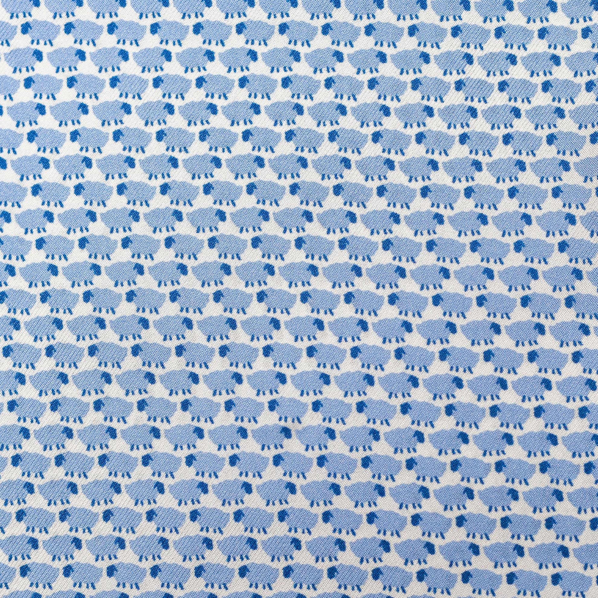 PAÑUELO SEDA CELESTE OVEJAS